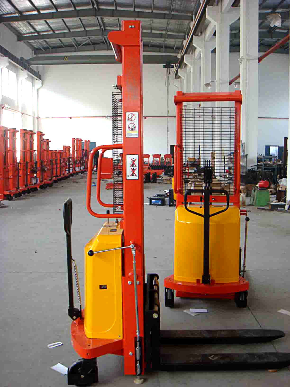 CTD semi-electric stacker 2